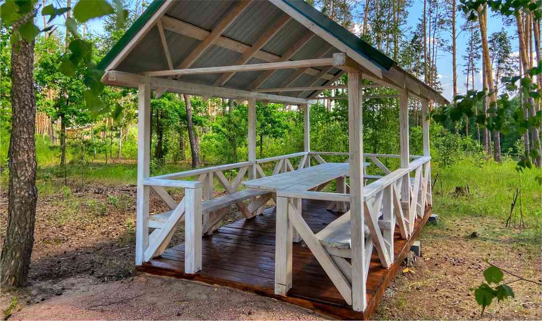 Besedki_lake_house_1